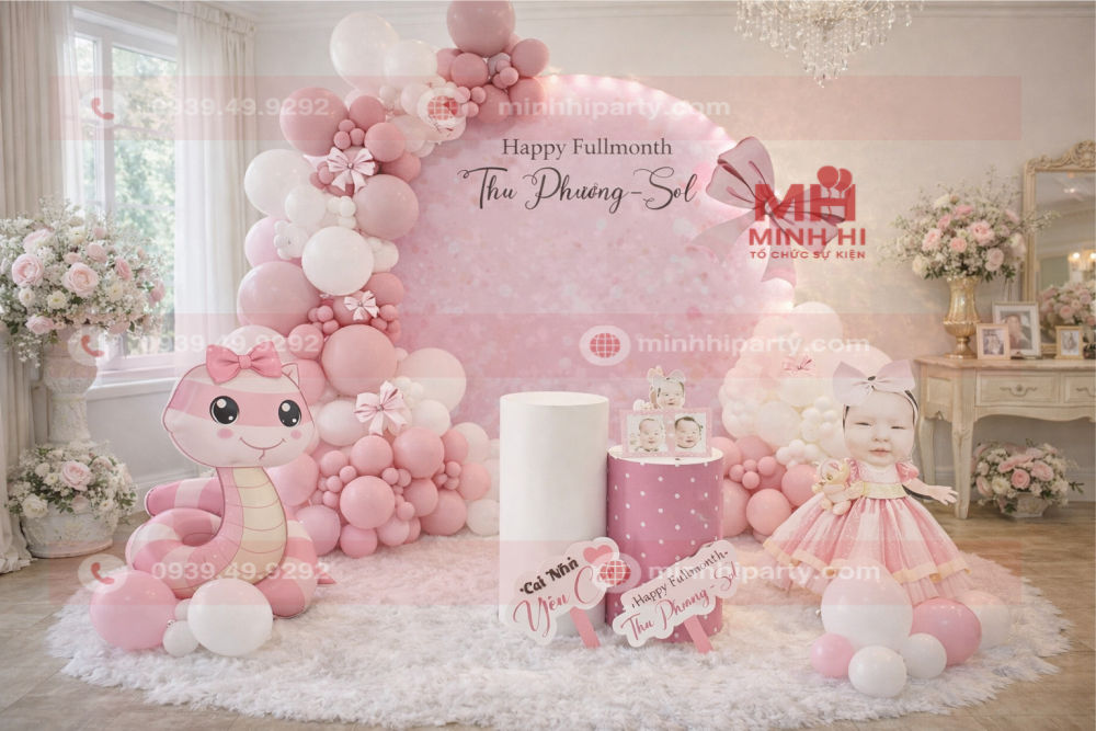 Decor thôi nôi cho bé gái tuổi Rắn Hồng Phượng với concept chibi Rắn và sử dụng tone màu pastel
