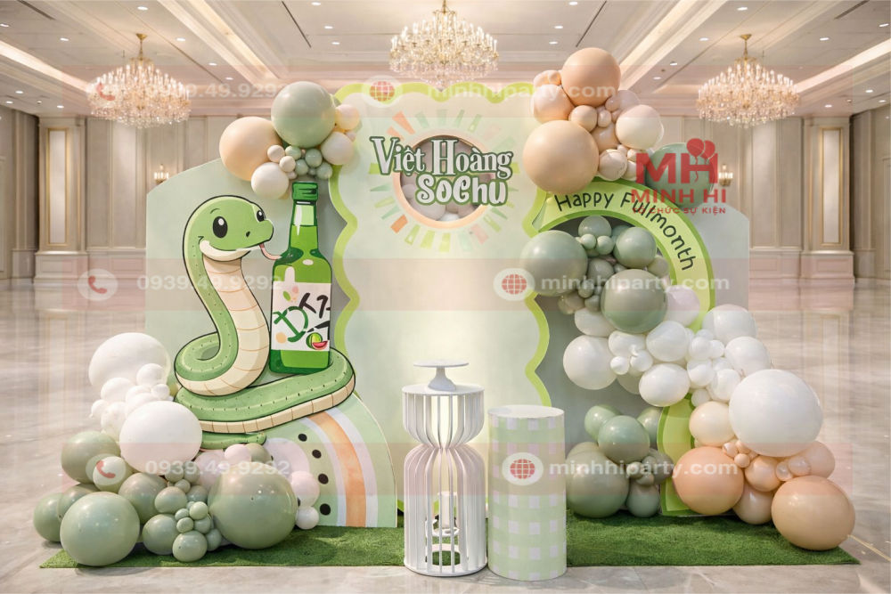 Trang trí thôi nôi cho bé trai SOCHU tuổi tỵ concept rắn hoạt hình dễ thương