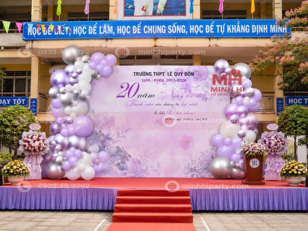 Trang trí backdrop bong bóng sân khấu cho trường học