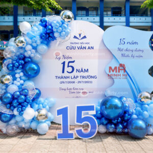 Trang trí kỷ niệm 15 năm thành lập trường với phong cách hiện đại