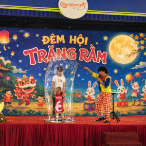 chu he bieu dien bubble cho dem hoi trang ram Chú hề biễu diễn Bubble Show trung thu thiếu nhi cho đêm hội trăng rằm
