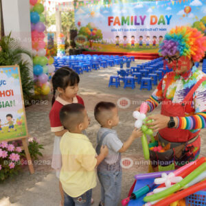 Chú hề tạo hình bong bóng cho sự kiện Family