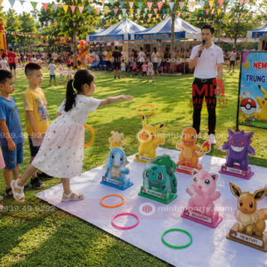 Hình ảnh săn Pokemon cho các bé tại sự kiện của trường học