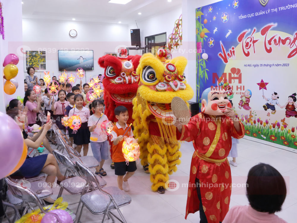 Múa lân trung thu rước đèn phá cỗ cùng các bé