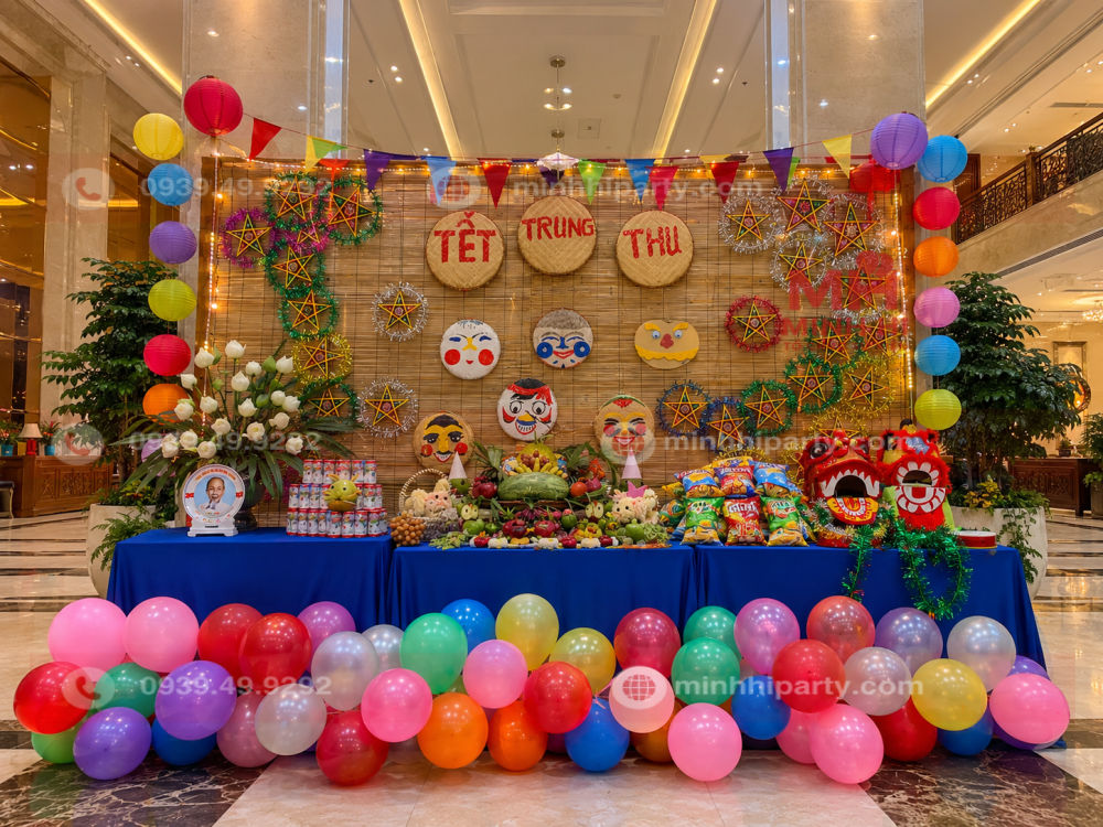 Trang trí trung thu cho khu vực mâm cỗ đầy đủ lễ vật với kinh nghiệm tổ chức đêm hội trăng rằm cho doanh nghiệp