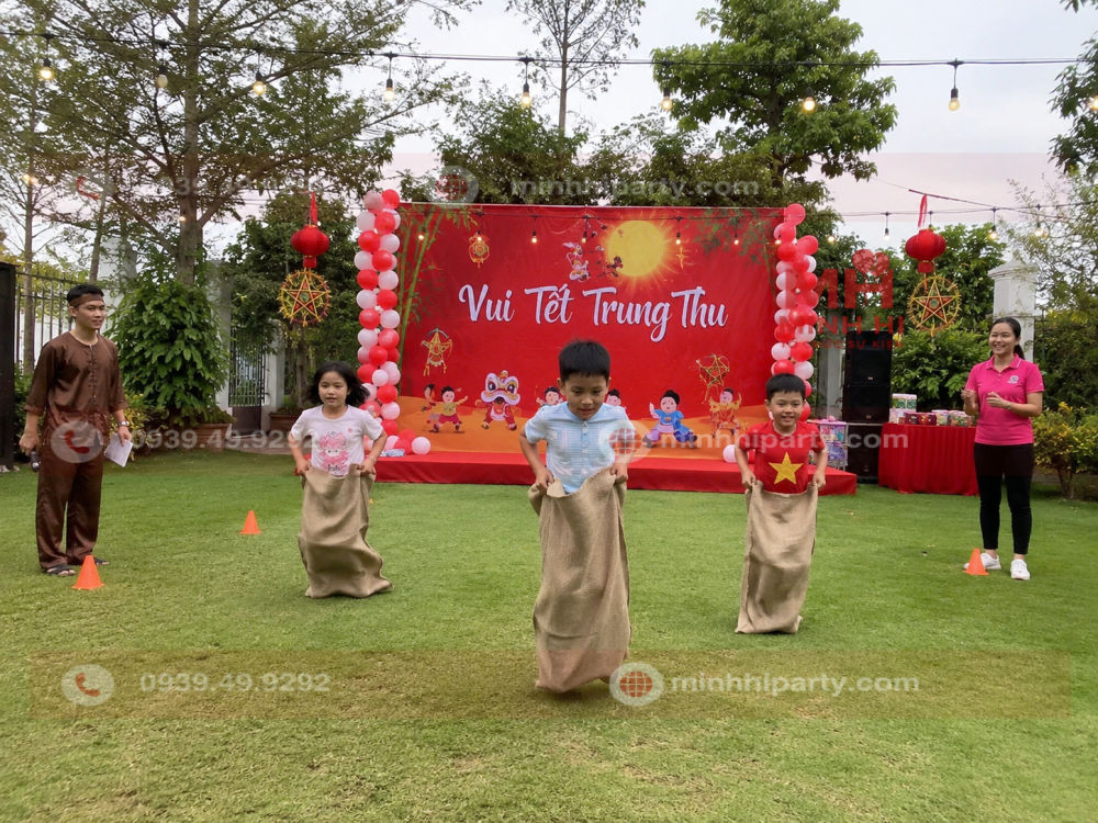 Trò chơi nhảy bao bố cho chương trình trung thu