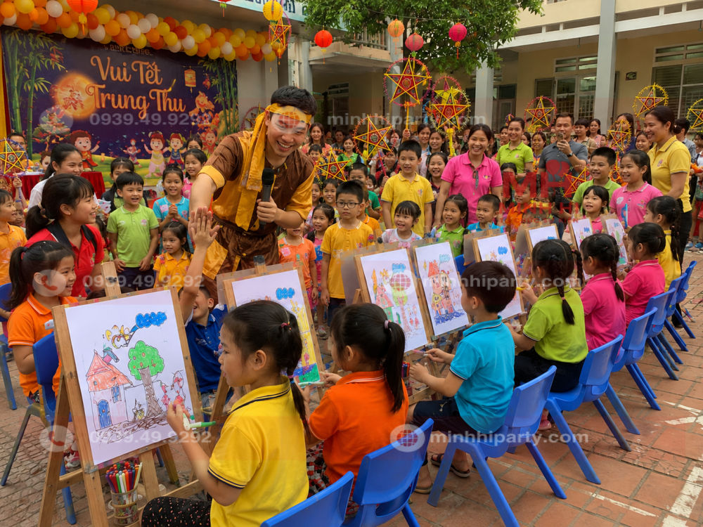 Tổ chức trò chơi vẽ tranh cho trẻ em mầm non tại sự kiện trung thu