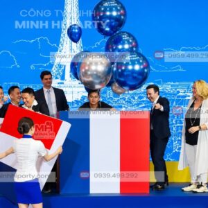 Hình ảnh dịch vụ bóng bay keymoment kết hợp logo thương hiệu tại sự kiện do VUA PARTY cung cấp