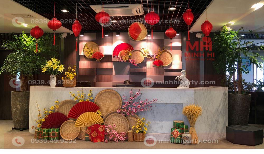trang tri tet 2027 quay le tan phong cach truyen thong Trang trí tết 2027 quầy lễ tân phong cách truyền thống