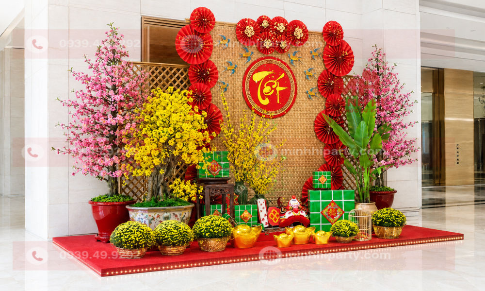 trang tri tieu canh tet 2027 truyen thong manh tre truyen thong Trang trí tiểu cảnh tết thiết kế truyền thống với manh tre và hoa đào do đơn vị trang trí Tết 2027 Minh Hi Party thực hiện