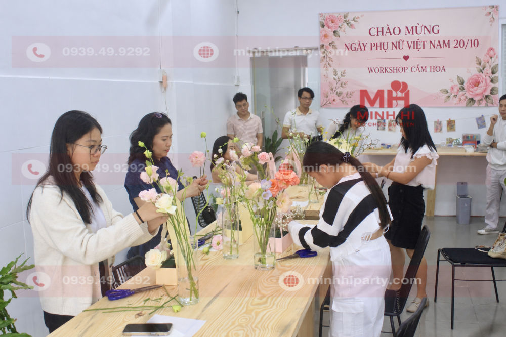 Tổ chức Workshop cắm hoa 20/10 cho nhân viên